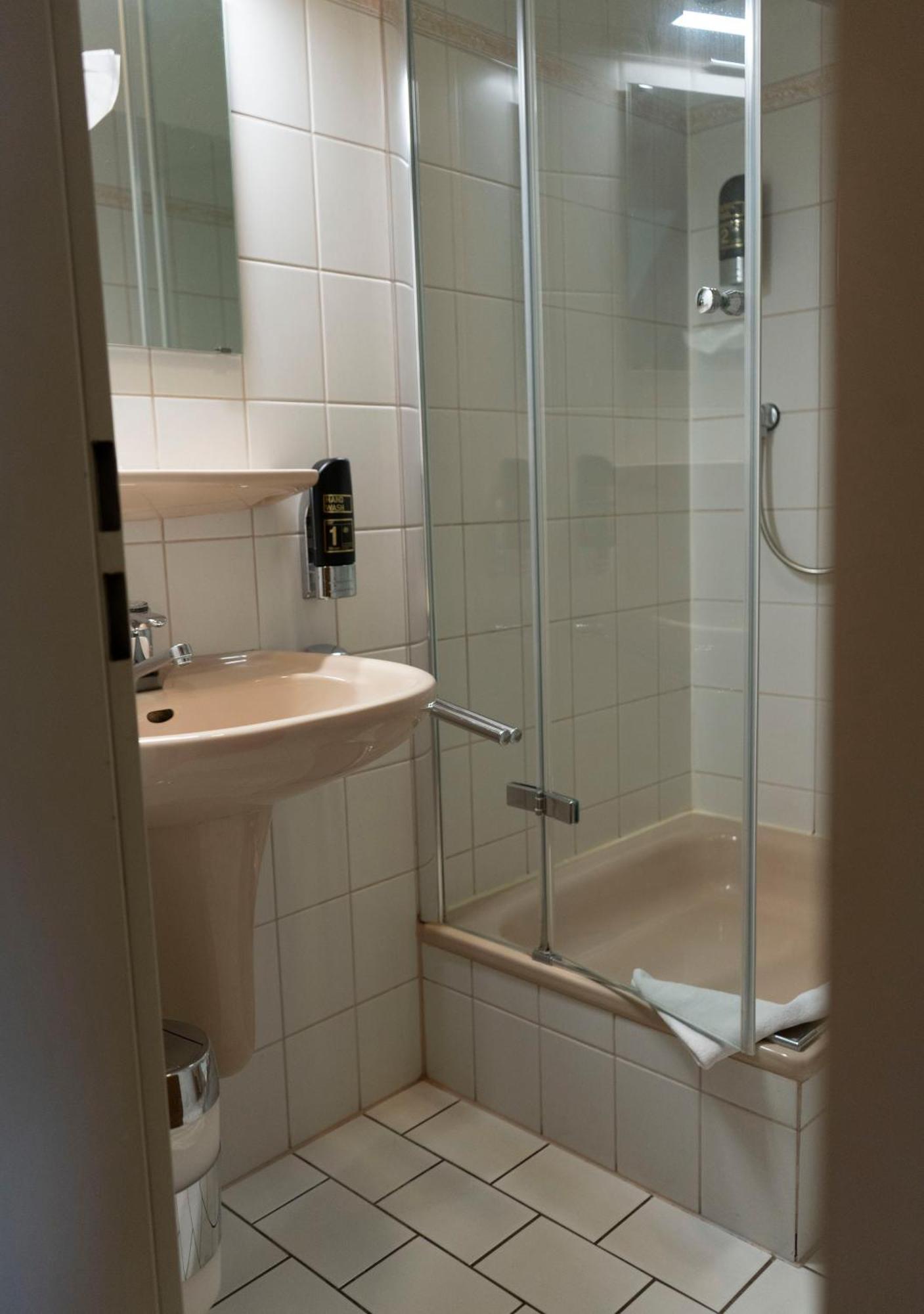 Gaststaette Zur Eiche Hotel Hannover Eksteriør billede