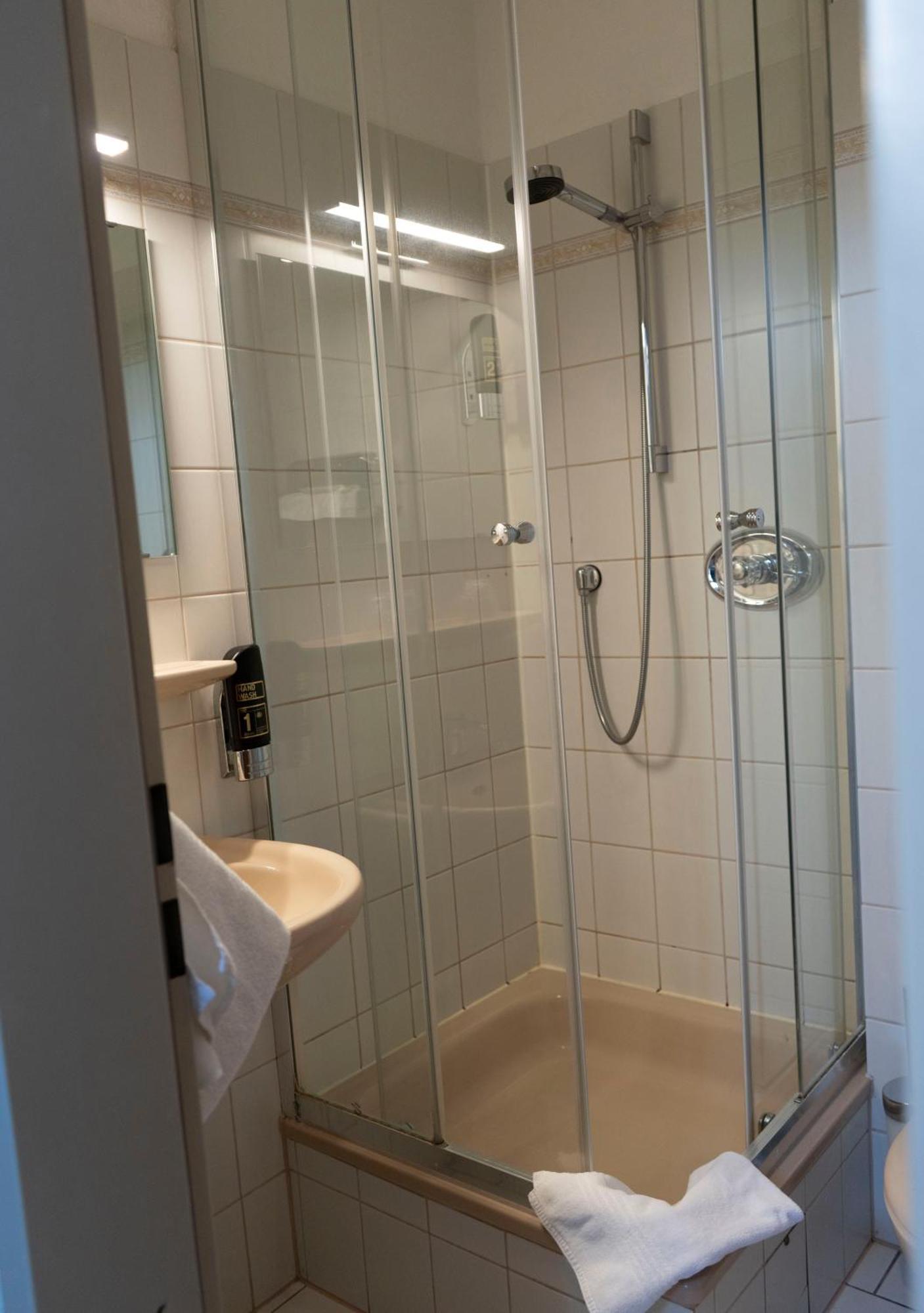 Gaststaette Zur Eiche Hotel Hannover Eksteriør billede